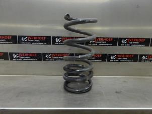 Gebruikte Schroefveer achter Mitsubishi Pajero Hardtop (V6/7) 3.2 DI-D 16V Prijs € 24,20 Inclusief btw aangeboden door Verhoef Cars & Parts