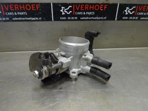 Gebruikte Gasklephuis Hyundai i30 Crosswagon (WWH) 2.0 CVVT 16V Prijs € 50,00 Margeregeling aangeboden door Verhoef Cars & Parts