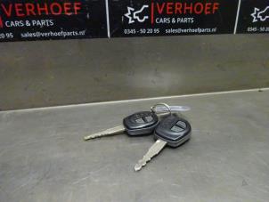 Begagnade Nyckel Suzuki Swift (ZA/ZC/ZD) 1.2 16V Pris € 50,00 Marginaltabell erbjuds av Verhoef Cars & Parts
