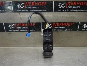 Begagnade Flerfunktionsbrytare, fönster Mercedes C (W203) 2.0 C-200K 16V Pris € 30,00 Marginaltabell erbjuds av Verhoef Cars & Parts