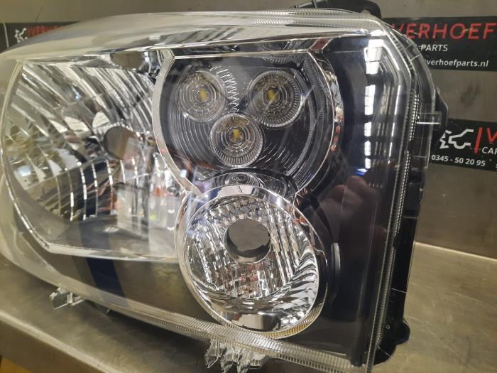 Strålkastare, höger från en Suzuki Celerio 2015