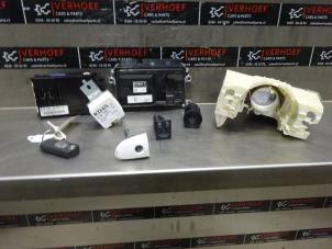 Gebruikte Set Cilindersloten (compleet) Mazda CX-5 I (KE,GH) 2.0 SkyActiv-G 16V 2WD Prijs op aanvraag aangeboden door Verhoef Cars & Parts