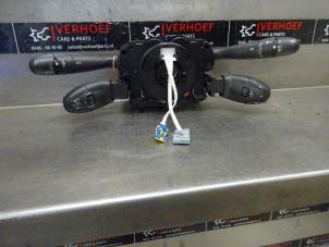 Używane Przelacznik Combi kolumny kierownicy Peugeot 307 (3A/C/D) 1.6 16V Cena € 100,00 Procedura marży oferowane przez Verhoef Cars & Parts