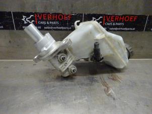 Begagnade Huvudcylinder Opel Corsa E 1.3 CDTi 16V ecoFLEX Pris på förfrågan erbjuds av Verhoef Cars & Parts