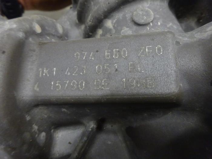 Servostyrningsbox från en Skoda Superb Combi (3TAC/TAF) 1.6 TDI 2011