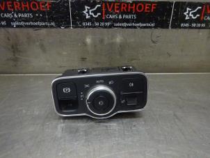 Gebruikte Schakelaar Licht Mercedes CLA (118.3) 2.0 CLA-250 Turbo 16V 4-Matic Prijs € 24,20 Inclusief btw aangeboden door Verhoef Cars & Parts