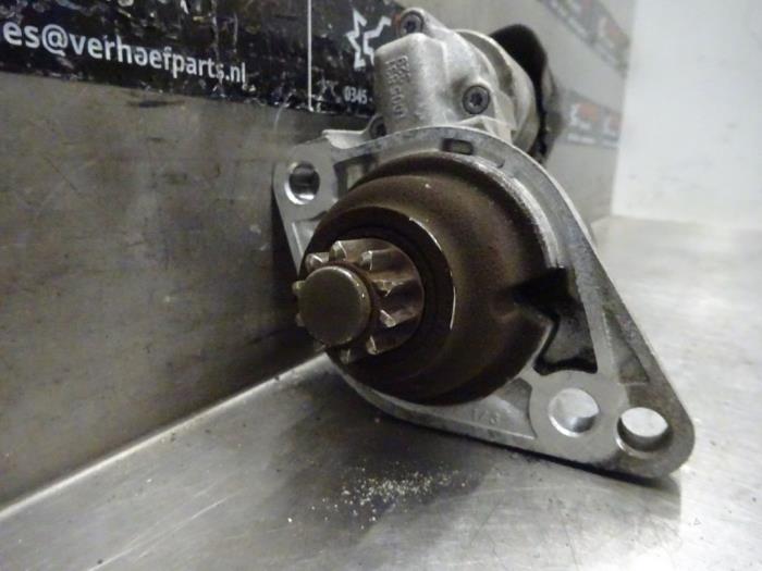 Startmotor från en Volkswagen Golf VI (5K1) 1.4 TSI 122 16V 2009