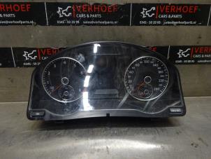 Begagnade Instrumentpanel Volkswagen Scirocco (137/13AD) 1.4 TSI 160 16V Pris på förfrågan erbjuds av Verhoef Cars & Parts