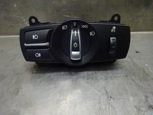 Gebruikte Licht Schakelaar BMW 5 serie (F10) 520i 16V Prijs € 30,00 Margeregeling aangeboden door Verhoef Cars & Parts