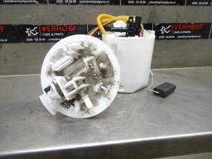 Gebruikte Benzinepomp Mercedes CLA Shooting Brake (118.6) 2.0 CLA-250 Turbo 16V Prijs € 140,00 Margeregeling aangeboden door Verhoef Cars & Parts