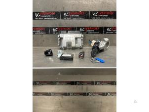 Begagnade Cylinderlåsuppsättning (komplett) Citroen C1 1.0 12V VVT-i Pris på förfrågan erbjuds av Verhoef Cars & Parts