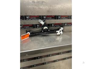 Gebruikte Raammechaniek 2Deurs rechts-voor Fiat 500 (312) 1.0 Hybrid Prijs op aanvraag aangeboden door Verhoef Cars & Parts