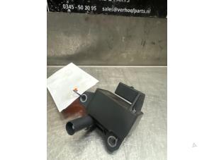 Gebruikte Bobine Mercedes CLA (118.3) 2.0 CLA-250 Turbo 16V 4-Matic Prijs € 24,20 Inclusief btw aangeboden door Verhoef Cars & Parts