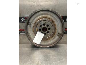 Gebruikte Vliegwiel Mercedes CLA (118.3) 2.0 CLA-250 Turbo 16V 4-Matic Prijs € 151,25 Inclusief btw aangeboden door Verhoef Cars & Parts