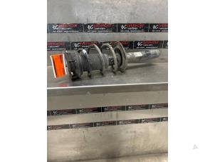 Gebruikte Schokdemperpoot rechts-voor Audi Q3 (F3B) 1.5 35 TFSI 16V Prijs € 150,00 Margeregeling aangeboden door Verhoef Cars & Parts