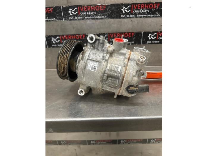 Aircopomp van een Audi Q3 (F3B) 1.5 35 TFSI 16V 2019