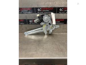 Begagnade Fönstermekanism för bakre dörr, 4-dörrars, höger Suzuki SX4 S-Cross (JY) 1.4 Booster Jet Turbo 16V SHVS AllGrip Pris € 50,00 Marginaltabell erbjuds av Verhoef Cars & Parts