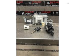 Begagnade Cylinderlåsuppsättning (komplett) Citroen C1 1.0 Vti 68 12V Pris € 225,00 Marginaltabell erbjuds av Verhoef Cars & Parts