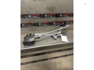 Używane Mechanizm wycieraczki Toyota Aygo X 1.0 12V VVT-i Cena € 100,00 Procedura marży oferowane przez Verhoef Cars & Parts