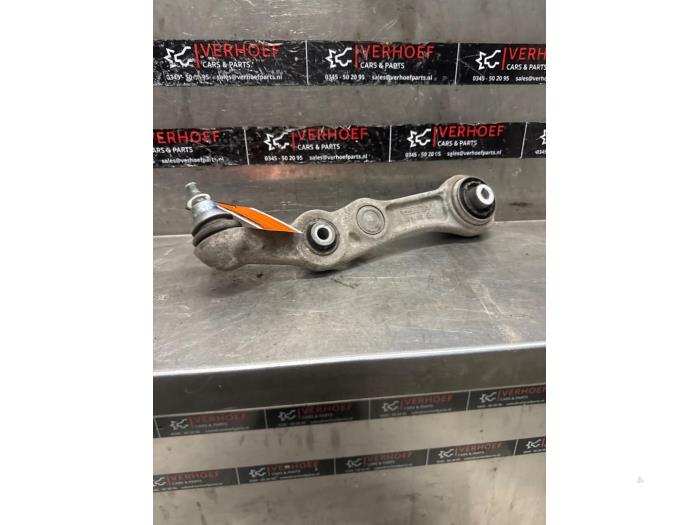 Främre undre gaffelben, höger från en Mercedes-Benz C Estate (S205) C-220 CDI BlueTEC, C-220 d 2.2 16V 2016