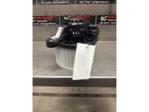 Używane Silnik wentylatora nagrzewnicy Hyundai Ioniq 1.6 GDI 16V Hybrid Cena na żądanie oferowane przez Verhoef Cars & Parts