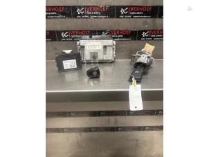 Begagnade Cylinderlåsuppsättning (komplett) Citroen C1 1.0 Vti 68 12V Pris på förfrågan erbjuds av Verhoef Cars & Parts