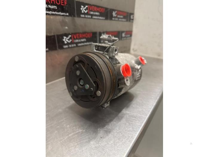 Luftkonditioneringspump från en Suzuki Celerio (LF) 1.0 12V Dualjet 2015