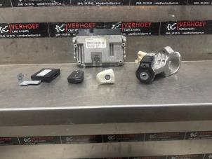 Begagnade Cylinderlåsuppsättning (komplett) Citroen C1 1.0 12V VVT-i Pris på förfrågan erbjuds av Verhoef Cars & Parts