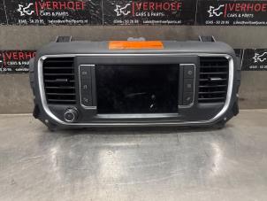 Gebruikte Display Multi Media regelunit Toyota ProAce 1.5 D-4D 100 16V Prijs € 332,75 Inclusief btw aangeboden door Verhoef Cars & Parts