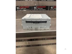 Begagnade CD-spelare Mercedes C (W205) C-250 2.0 CGI 16V Pris € 400,00 Marginaltabell erbjuds av Verhoef Cars & Parts