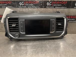 Gebruikte Display Multi Media regelunit Toyota Pro-Ace Prijs € 363,00 Inclusief btw aangeboden door Verhoef Cars & Parts