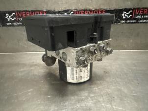 Gebruikte ABS Pomp Volkswagen Transporter T5 2.5 TDi PF Prijs € 726,00 Inclusief btw aangeboden door Verhoef Cars & Parts