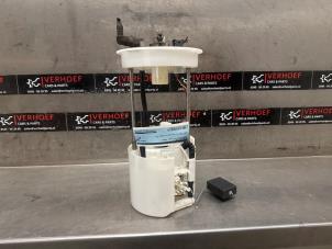 Begagnade Bensinpump Honda Insight (ZE2) 1.3 16V VTEC Pris € 125,00 Marginaltabell erbjuds av Verhoef Cars & Parts