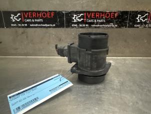 Gebruikte Luchthoeveelheidsmeter Hyundai i10 1.0 12V Prijs € 25,00 Margeregeling aangeboden door Verhoef Cars & Parts