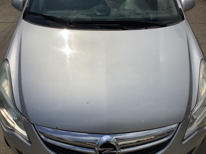 Motorhuv från en Opel Corsa D 1.2 16V LPG 2011