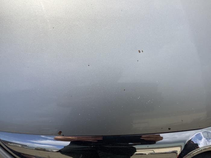 Motorhuv från en Opel Corsa D 1.2 16V LPG 2011