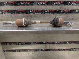 Używane Os napedowa lewy przód Ford Focus 4 Wagon 1.5 EcoBoost 12V 150 Cena € 225,00 Procedura marży oferowane przez Verhoef Cars & Parts