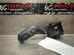 Używane Przelacznik kierunkowskazu Ford Focus 4 Wagon 1.5 EcoBoost 12V 150 Cena € 25,00 Procedura marży oferowane przez Verhoef Cars & Parts