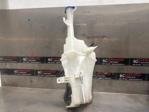 Begagnade Spolartank, vindruta Kia Rio III (UB) 1.2 CVVT 16V Pris € 50,00 Marginaltabell erbjuds av Verhoef Cars & Parts