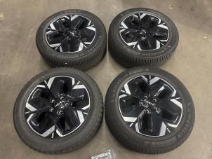 Begagnade Sporthjulsuppsättning + vinterdäck Kia Niro II (SG2) e-Niro 64.8 kWh Pris på förfrågan erbjuds av Verhoef Cars & Parts