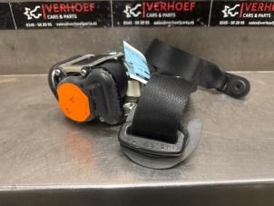 Begagnade Främre säkerhetsbälte, vänster Mercedes CLA (117.3) 1.6 CLA-180 16V Pris € 125,00 Marginaltabell erbjuds av Verhoef Cars & Parts