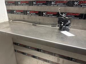 Begagnade Dörrlåsmekanism, 2-dörrars, höger Kia Picanto (TA) 1.0 12V Pris € 100,00 Marginaltabell erbjuds av Verhoef Cars & Parts