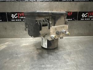 Używane Pompa ABS Chevrolet Captiva (C140) 2.2 D 16V 4x4 Cena na żądanie oferowane przez Verhoef Cars & Parts