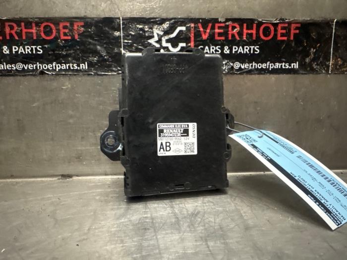 Dator, automatisk växellåda från en Renault Arkana (RJLL) 1.6 E-Tech 145 16V 2021