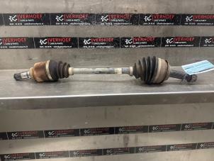 Gebruikte Homokineetas links-voor Toyota Yaris III (P13) 1.33 16V Dual VVT-I Prijs € 50,00 Margeregeling aangeboden door Verhoef Cars & Parts