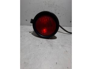 Begagnade Bakre dimljus Daihatsu YRV (M2) 1.3 16V DVVT Pris € 30,00 Marginaltabell erbjuds av Verhoef Cars & Parts