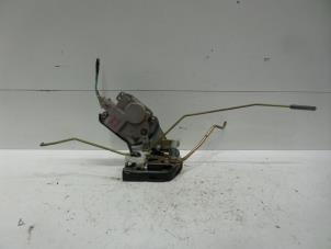 Begagnade Dörrlåsmekanism, 2-dörrars, vänster Suzuki Jimny Hardtop 1.3i 16V 4x4 Pris € 50,00 Marginaltabell erbjuds av Verhoef Cars & Parts