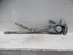 Gebruikte Ruitmechaniek 2Deurs links-voor Kia Pregio (TB) 2.5 TCi Prijs € 50,00 Margeregeling aangeboden door Verhoef Cars & Parts