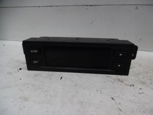 Begagnade Innerdisplay Chevrolet Captiva (C100) 2.4 16V 4x4 Pris € 50,00 Marginaltabell erbjuds av Verhoef Cars & Parts