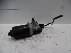 Begagnade Främre torkarmotor Toyota Avensis Verso (M20) 2.0 16V VVT-i D-4 Pris på förfrågan erbjuds av Verhoef Cars & Parts